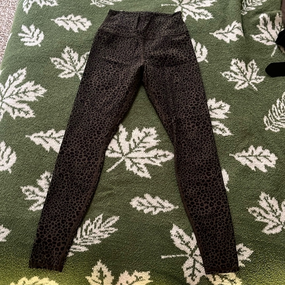 Alo Yoga Leopard Print Leggings